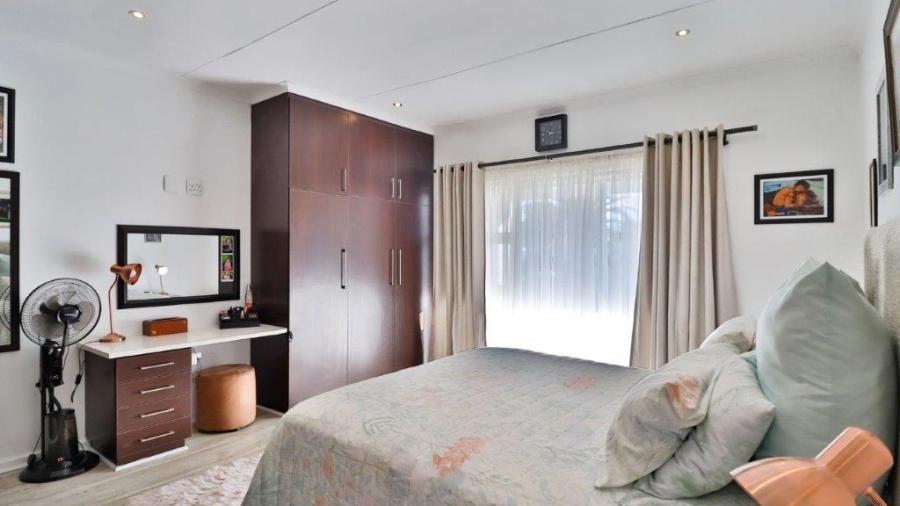 3 Bedroom Property for Sale in Bayview Western Cape